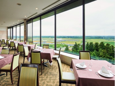 メインダイニング　ルミエール(昼)