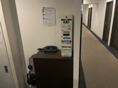 VOD券売機とスボンプレッサー