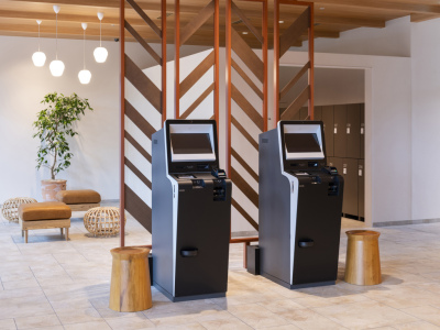 フロント　自動チェックイン機