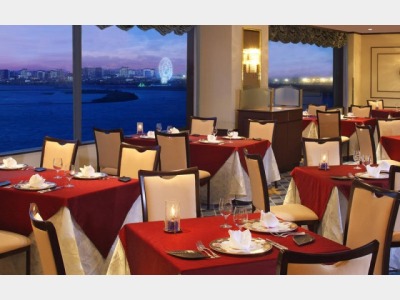 スカイレストラン「カーニバル」