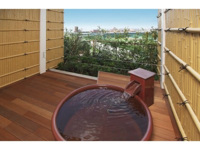 【本館】露天風呂付和室　露天風呂（一例）