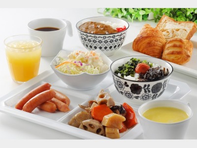 ご朝食は軽朝食無料サービス