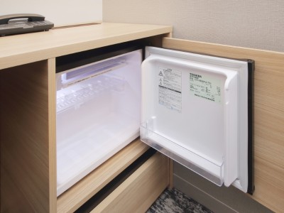 客室冷蔵庫(空)