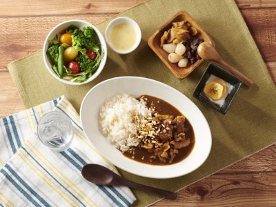 カレー御膳(一例) 