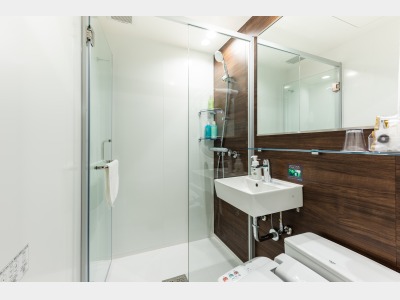 シャワーブース付ルーム　バス