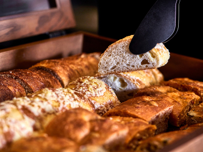 【朝食】カジュアル・ブレックファスト・ビュッフェ（数種類のパン）　※イメージ