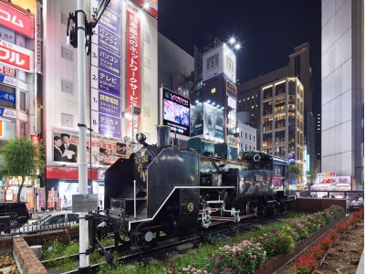 ＜周辺＞新橋駅「SL広場」。新橋駅での待ち合わせ場所に