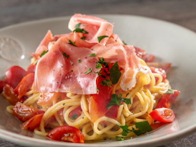 ランチ/フルーツトマトとプロシュートのフレッシュトマトソース