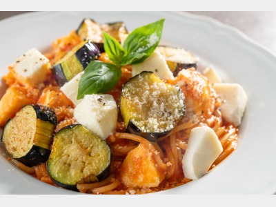 ランチ／揚げ茄子とモッツァレラチーズのトマトソーススパゲティ