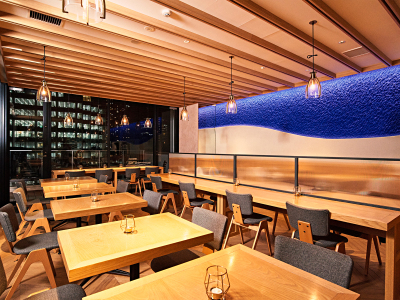 9階ラウンジ（夜）