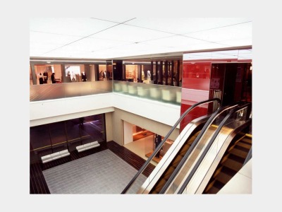 【ガーデンタワー】ショッピングアーケード（サンローゼ赤坂）