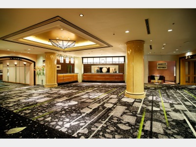 【ガーデンタワー】フロント