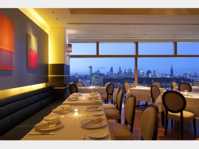 レストラン「ア　ビエント」