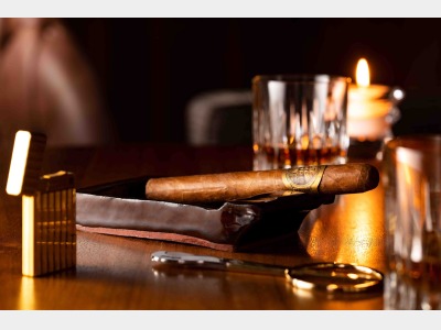 シガーバー「R261 CIGAR & ROCK」（４）