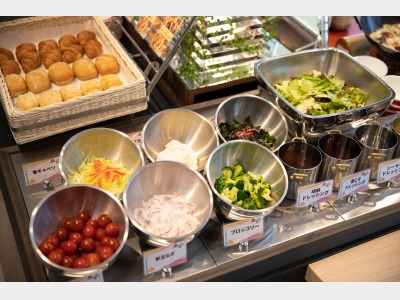 サラダコーナー