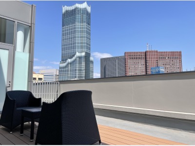 【禁煙】パノラマツイン・パノラマトリプル（テラス付）／37平米（昼間の歌舞伎町タワー）