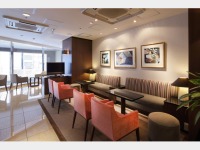 ���E���W