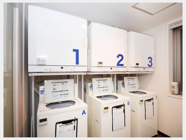 スーパーホテル新宿歌舞伎町 コインランドリー