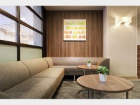 ���E���W