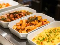 �y�C���L�����e�B�E�G�X�g�z