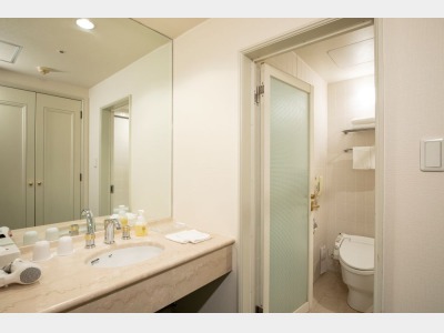 ツインルームの洗面化粧台