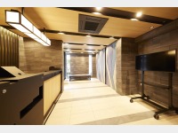 �t�����g�E���r�[