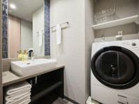 �f���b�N�X�W���p�j�[�Y�i�o�X���[���j