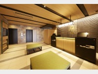 �t�����g�E���r�[