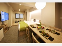 �f���b�N�X�W���p�j�[�Y�i���j