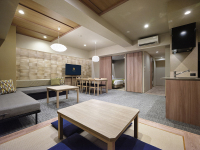 �p�[�N�T�C�h�X�C�[�g���[��