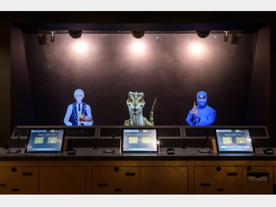 『光のホログラム』フロントで非対面チェックイン