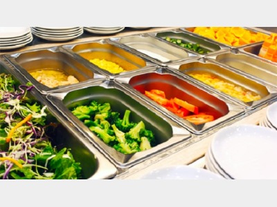 現在ビュッフェは中止。プレートにてご提供しております