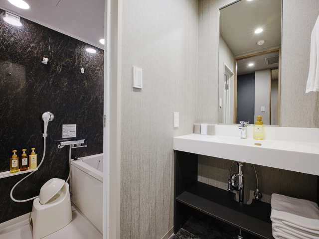 �t�@�~���[���[���@�o�X���[��