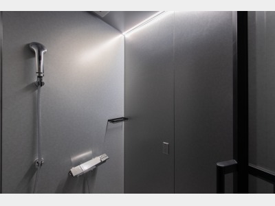 Moderate Bunk Group シャワーブース