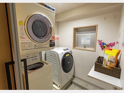 コインランドリーでございます。洗剤のご用意がございます。ご自由にご利用下さい。