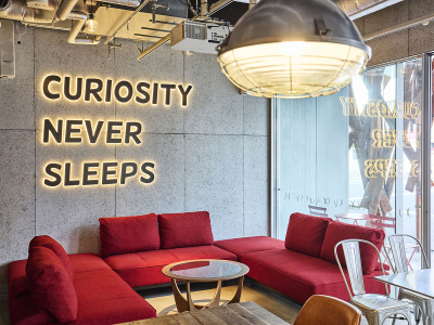 ラウンジ｜Curiosity never sleeps―あなたの旅は眠らない―