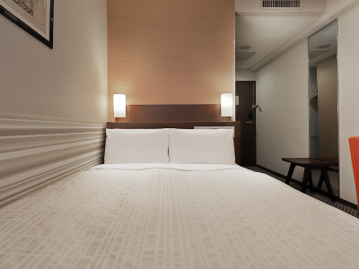 セミダブルルーム(ベッドサイズ1220mm×1950mm)