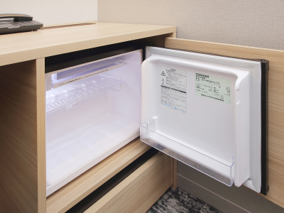 客室冷蔵庫(空)