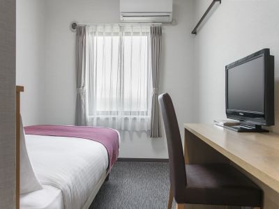 エコノミーセミダブルルーム