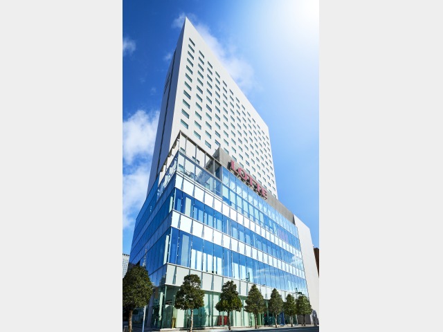 ロッテシティホテル錦糸町 ホテル外観(縦)