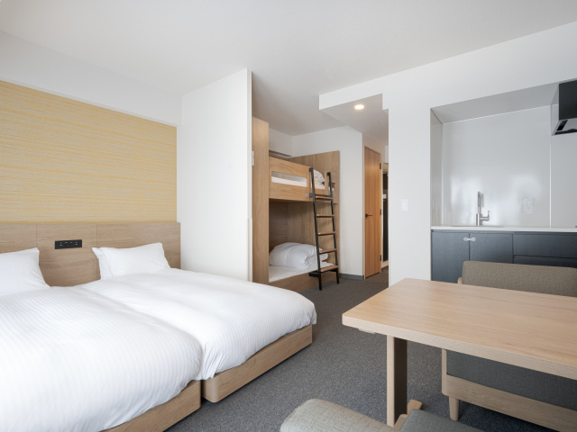 �t�@�~���[�A�p�[�g�����g