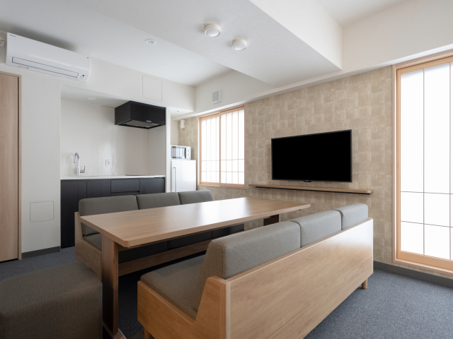 �X�[�y���A1�x�b�h���[���W���p�j�[�Y�A�p�[�g�����g 6�l�p