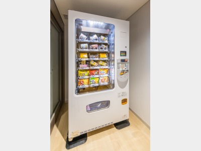 軽食自動販売機（8階）