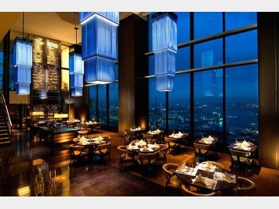 レストラン　「チャイナブルー」