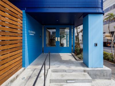 スロープ付きエントランス