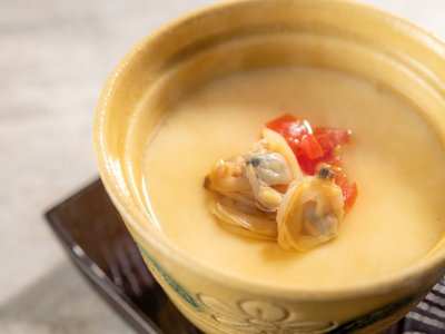 【土地の恵み会席】春（2026年3月～5月）蒸物 トマト茶碗蒸し トマトみじん切りと浅利佃煮