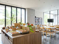 2024�N10������̐V�������H�r���b�t�F