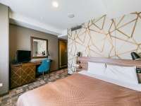 �_�u�����[���i�N�C�[���j���