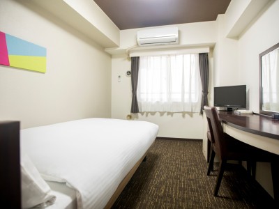 スタンダードセミダブルルーム