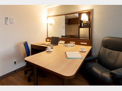 広々としたデスク